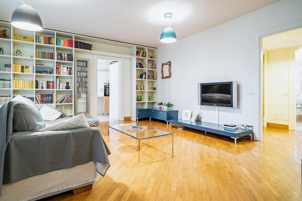 Broletto Park Apartment - Affitti Brevi Italia 莱科 外观 照片